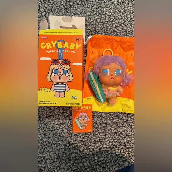 POP MART Accessories - Crybaby Vacation Mode Let’s Surf!